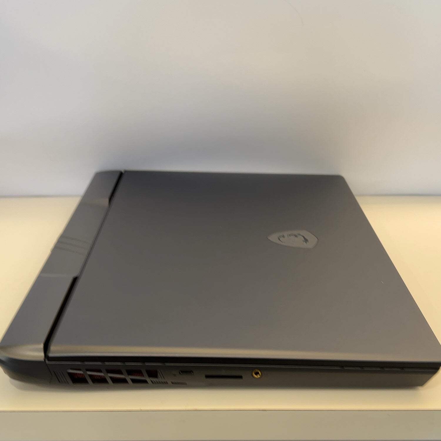 MSI Vector 17 HX A14VGG 17.3″ i9-14900HX 32GB RAM 1TB SSD GeForce RTX 4070