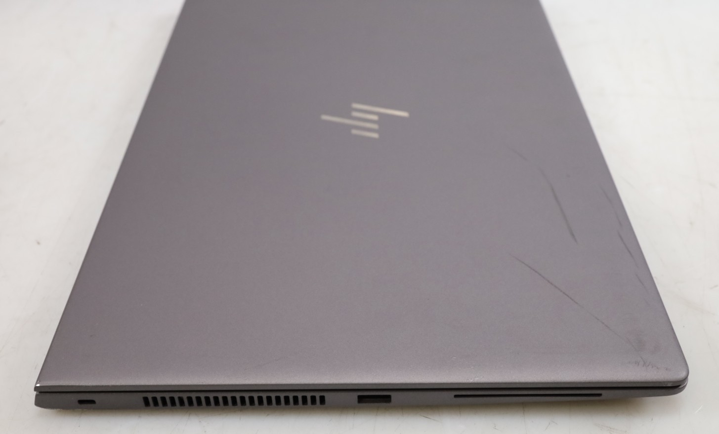 HP ZBook 15U G6 15.6″ Intel i5-8265U 8GB 256GB SSD Radeon Pro WX 3200 No COA OS