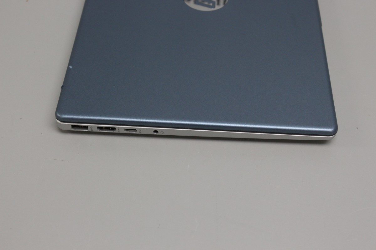 HP 14-em0002wm 14″ (128GB, AMD Athlon 7120U, 4GB) Laptop (C31034406)