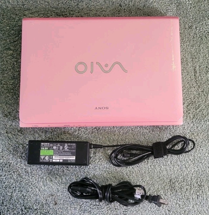 Sony VAIO Pink E Series Laptop 13” i3-3120m CPU, DVD 8GB Ram 500GB Win10