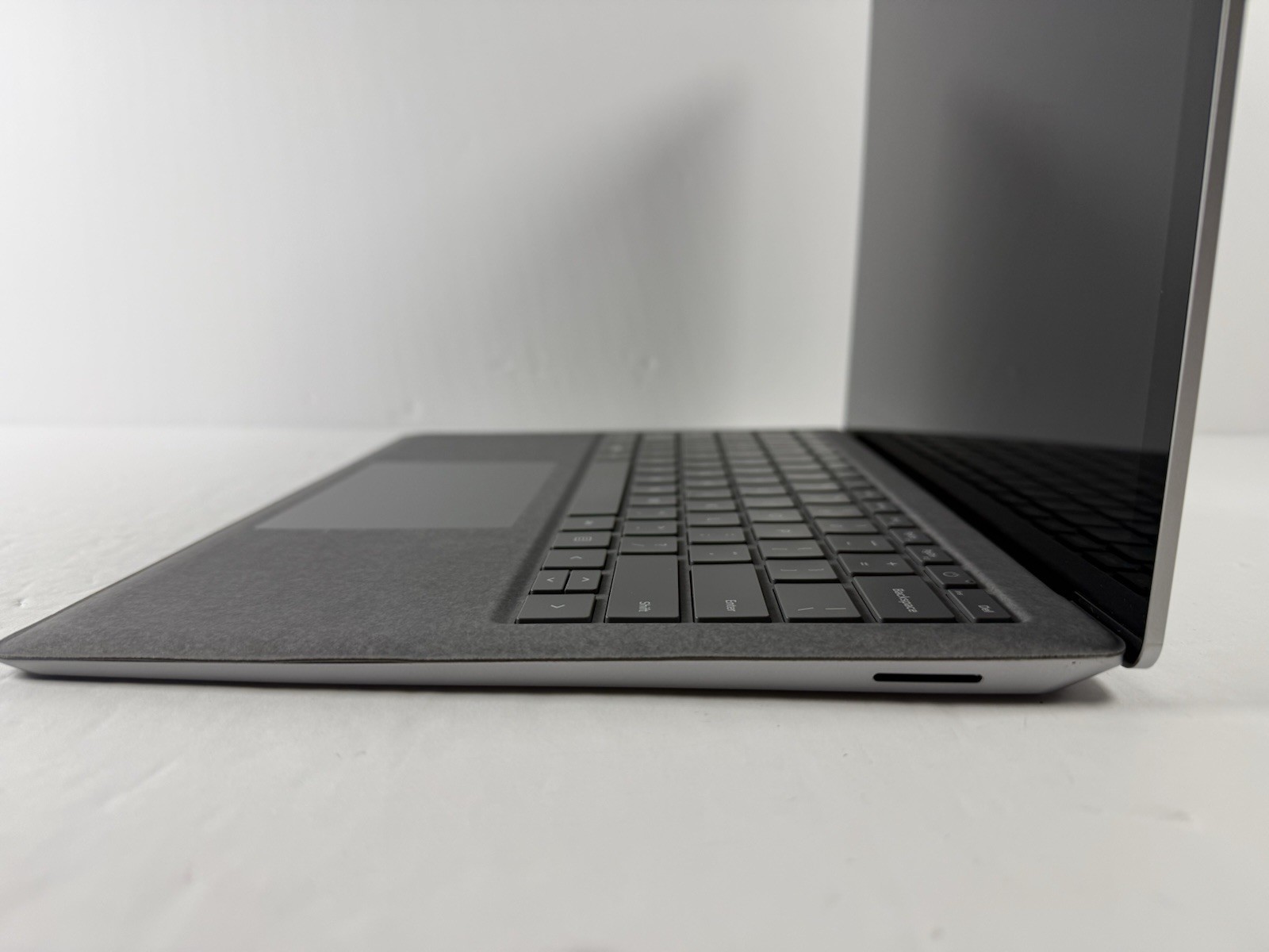 Microsoft Surface Laptop 5 13.5” 1950 Intel Core i7-1265U 16GB RAM 512GB NVME