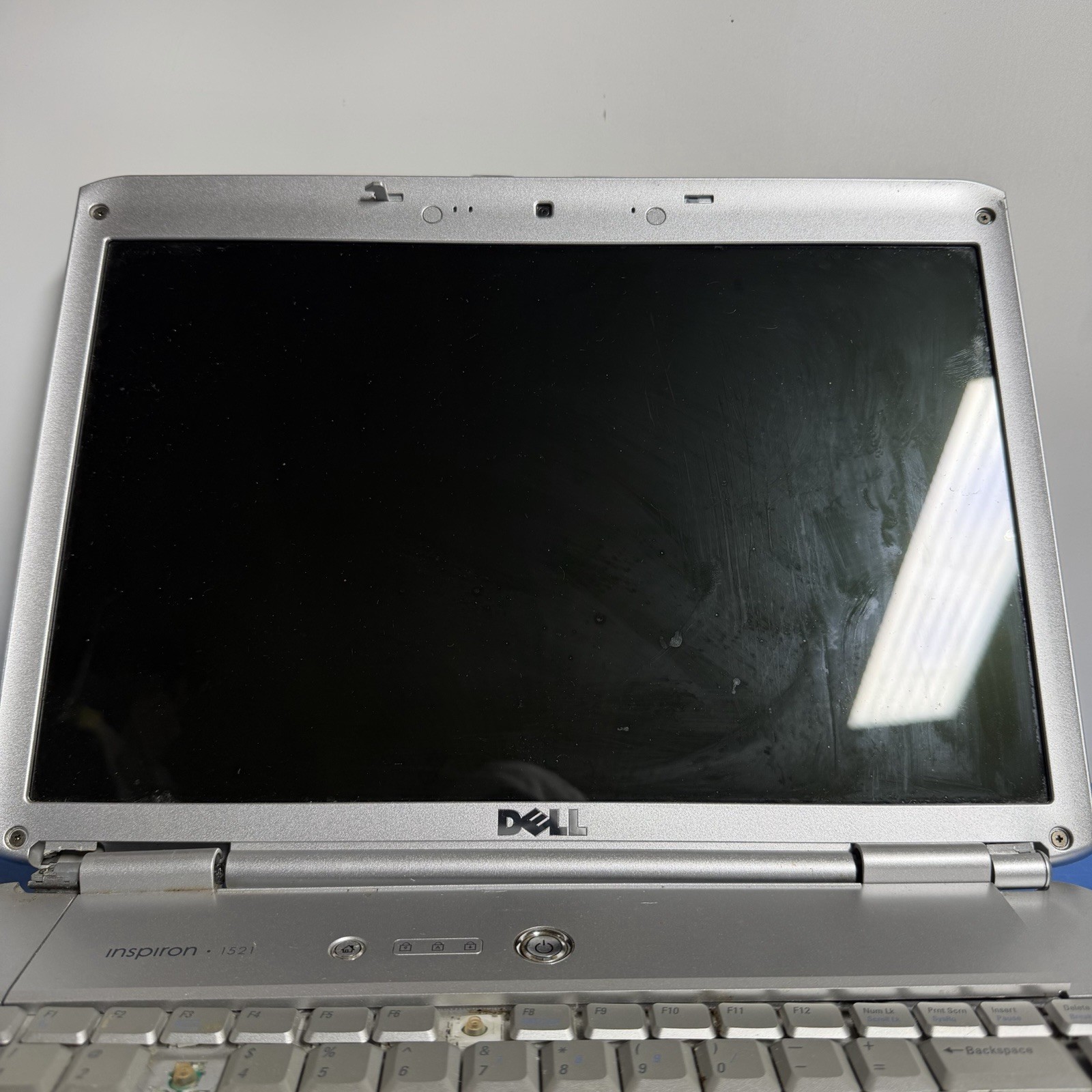 Dell Inspiron 1521 Laptop AMD TL-58 1.9GHz 136GB ATI X1270 Vista Parts Read