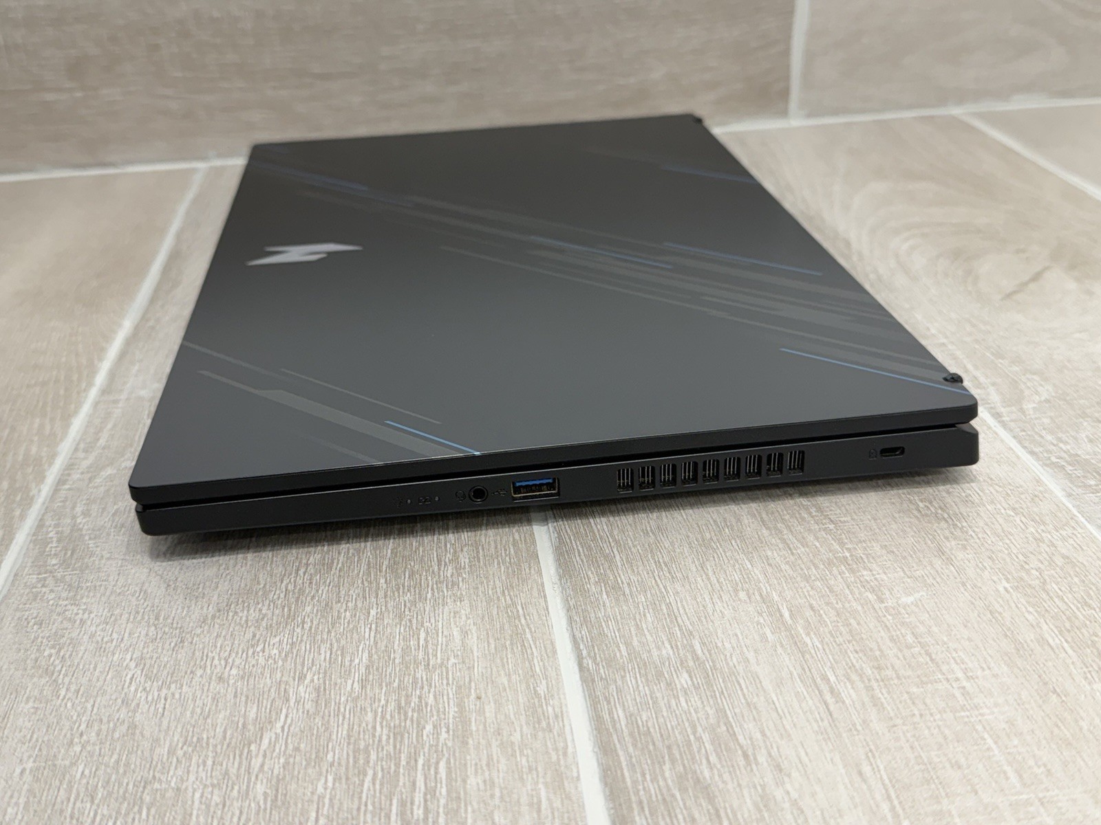 Acer Nitro V15 15.6″ Core i9-13900H GeForce RTX 4060 8GB RAM 1TB NVMe SSD Win-11