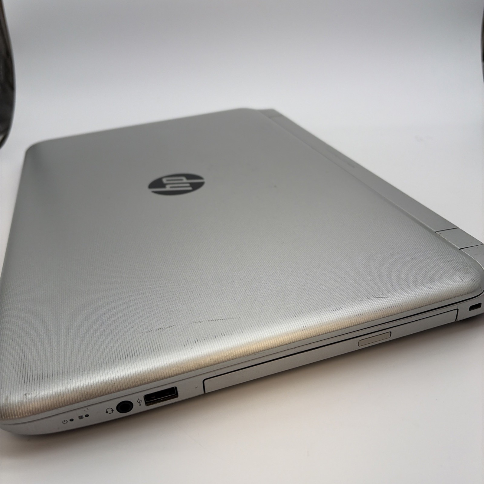HP Pavillon15 Notebook AMD A 10-5745M APU Radeon HD 2.10GHz RAM8GB SSD512GB L116