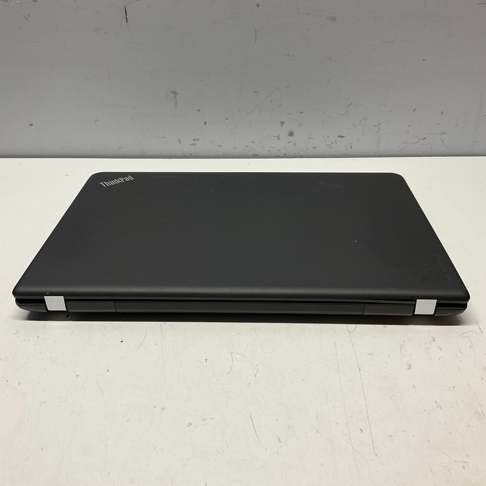 LENOVO ThinkPad E565 20EY000CUS Laptop A10-8700P RADEON R6 4GB 256GB SSD Win 10