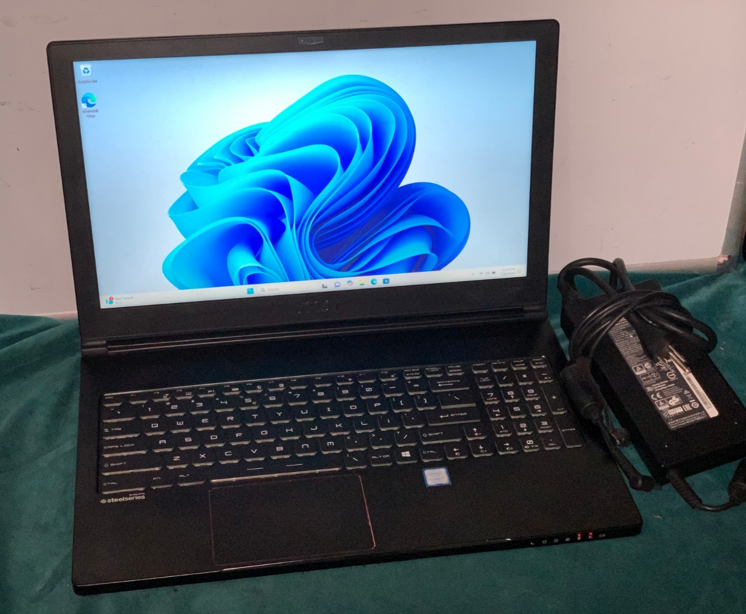 MSI Stealth GS63VR Pro i7-7700HQ 16GB RAM 256GB SSD 1TB SSD GTX 1060