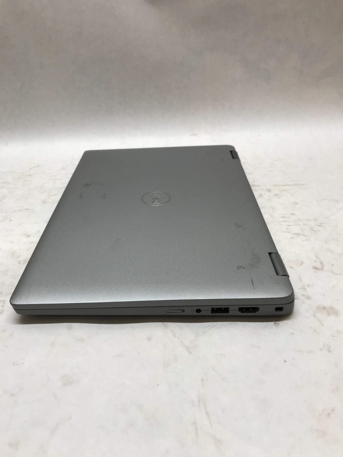 Dell Latitude 5340 13″ Intel i5-1335U 8GB RAM NO SSD/OS For Parts READ DESC – DW