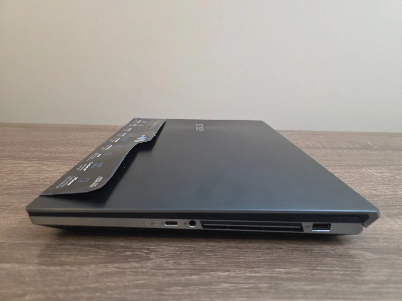ASUS ZenBook Pro Duo UX581GV i9 RTX2060 32GB 1TB SSD 4K OLED | NEW Battery | Box