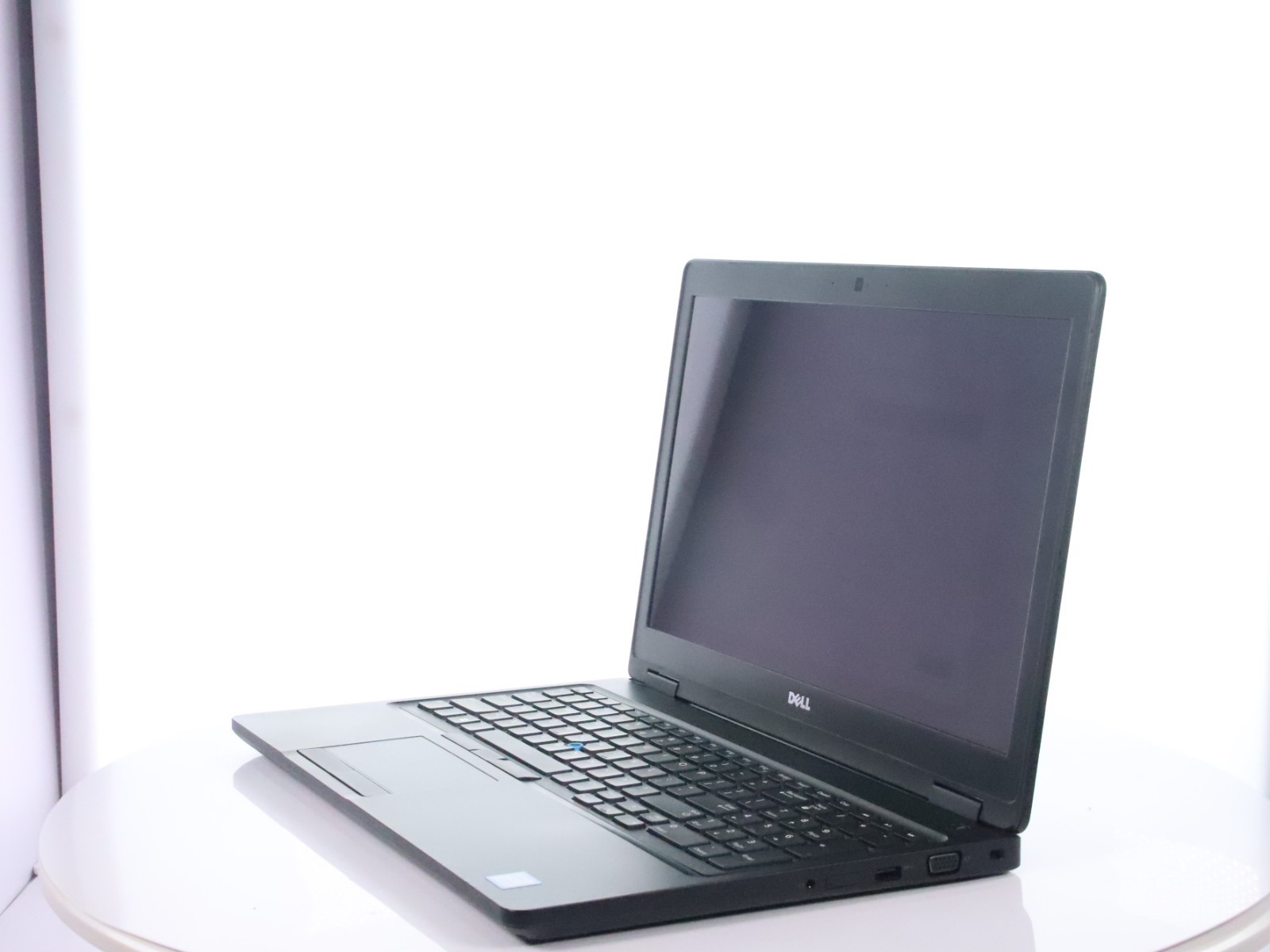 Dell Latitude 5580 Core i7-7820HQ 2.9GHz 16GB RAM 256GB SSD W11Pro w/ AC Adapter
