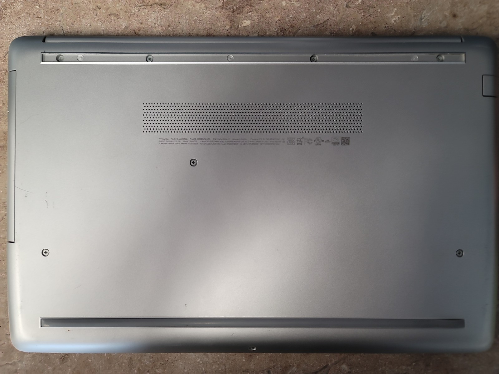 HP Laptop 15-da0xxx, Intel i3-8130U, 8gb RAM, 15.6″, no HDD, Working, As Is