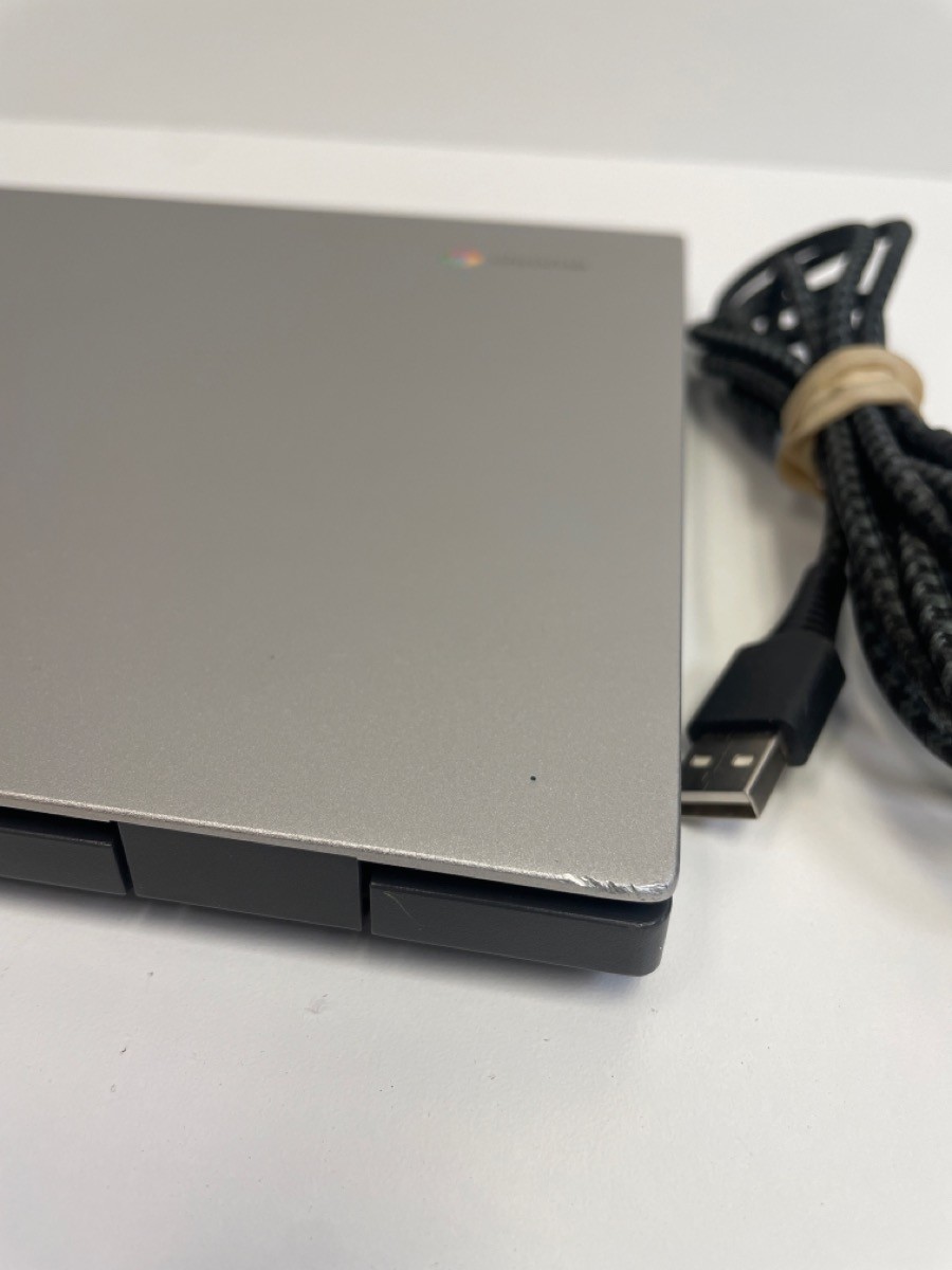 COMPUTER LENOVO GRY CHROMEBOOK 64GB 4GRAM W/CHARGER (P12003865)