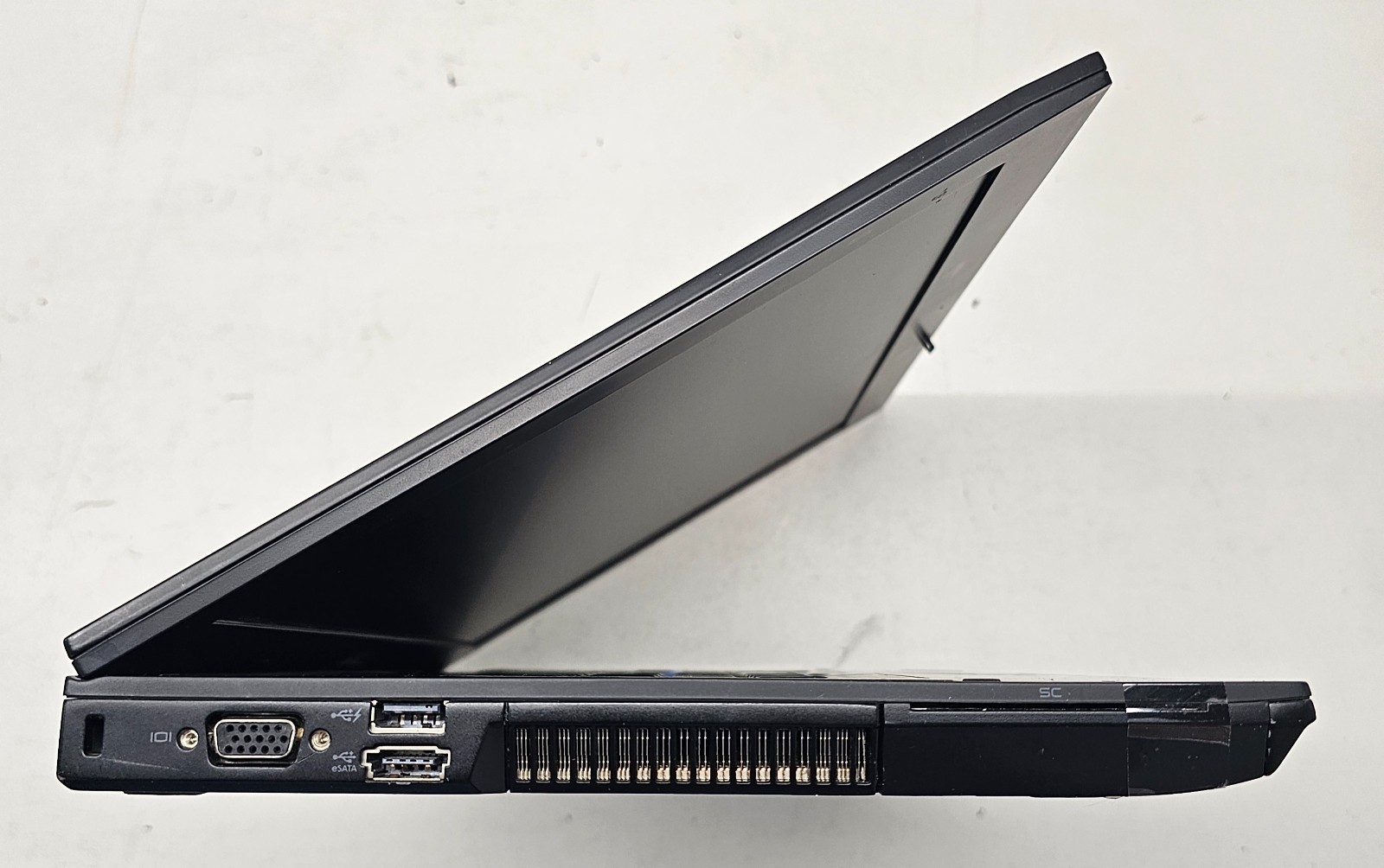 Dell Latitude E6400 14″ Laptop Intel Core 2 Duo P8400 2GB RAM NO HD/OS (FL)