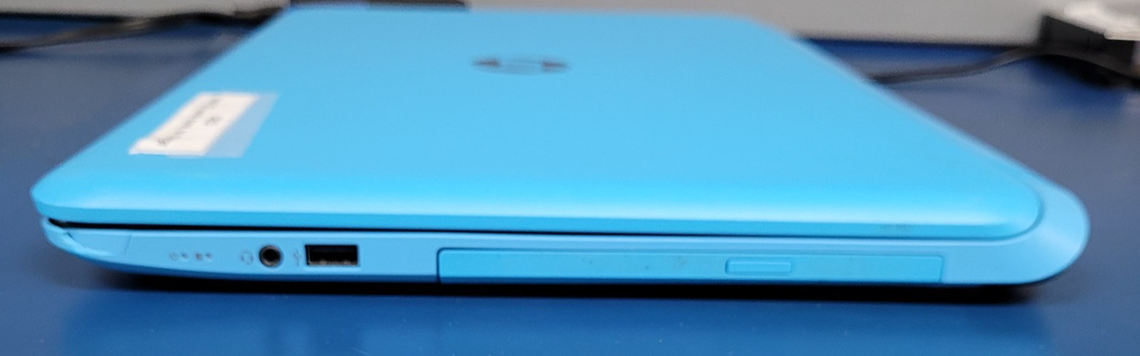 HP Pavilion 17-f233nr AMD A10- 5745m @2.10 GHz/ 8 GB RAM / 1 TB HDD Windows 11