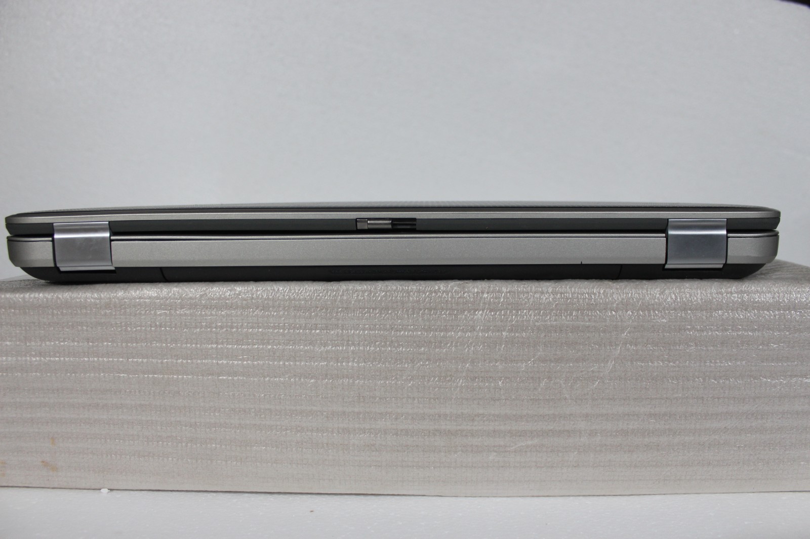 Dell Inspiron 15R (2.20GHz/6GB/320GB) WEBCAM, 15.6″ WUXGA Windows 7 PRO 64-Bit