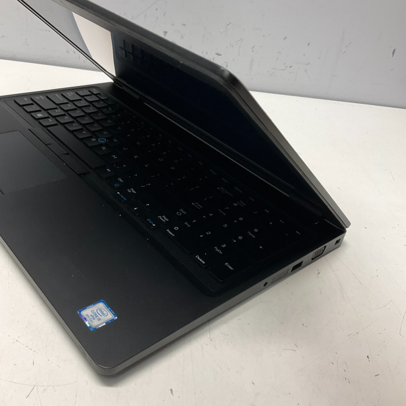 Dell Latitude 5590 15.6 Laptop i5-8250U 1.60GHz 8GB 256GB SSD Windows 11 Pro