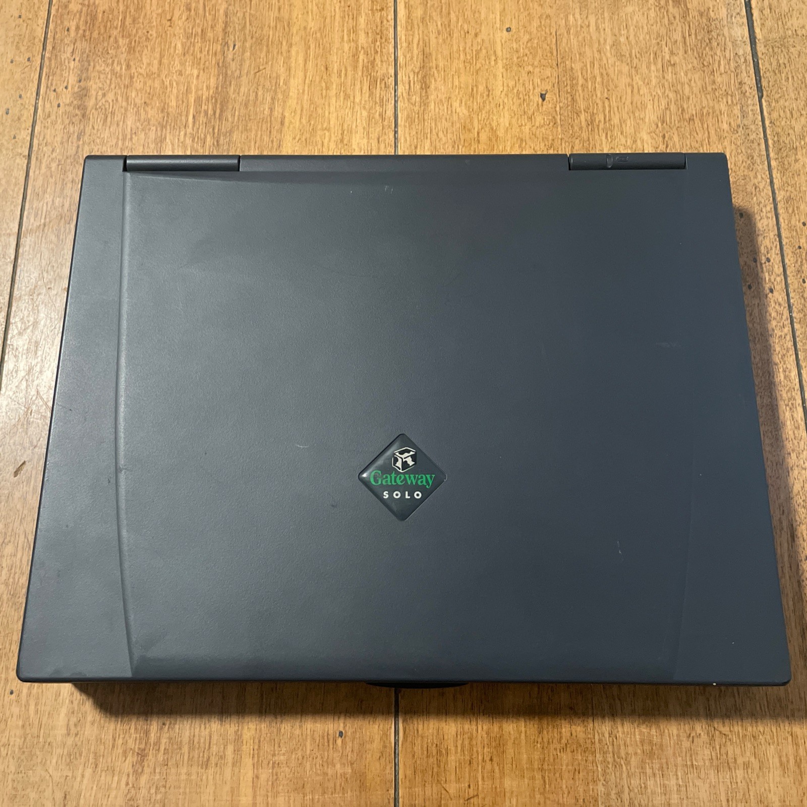 Gateway Solo 5150 Windows 98 Laptop