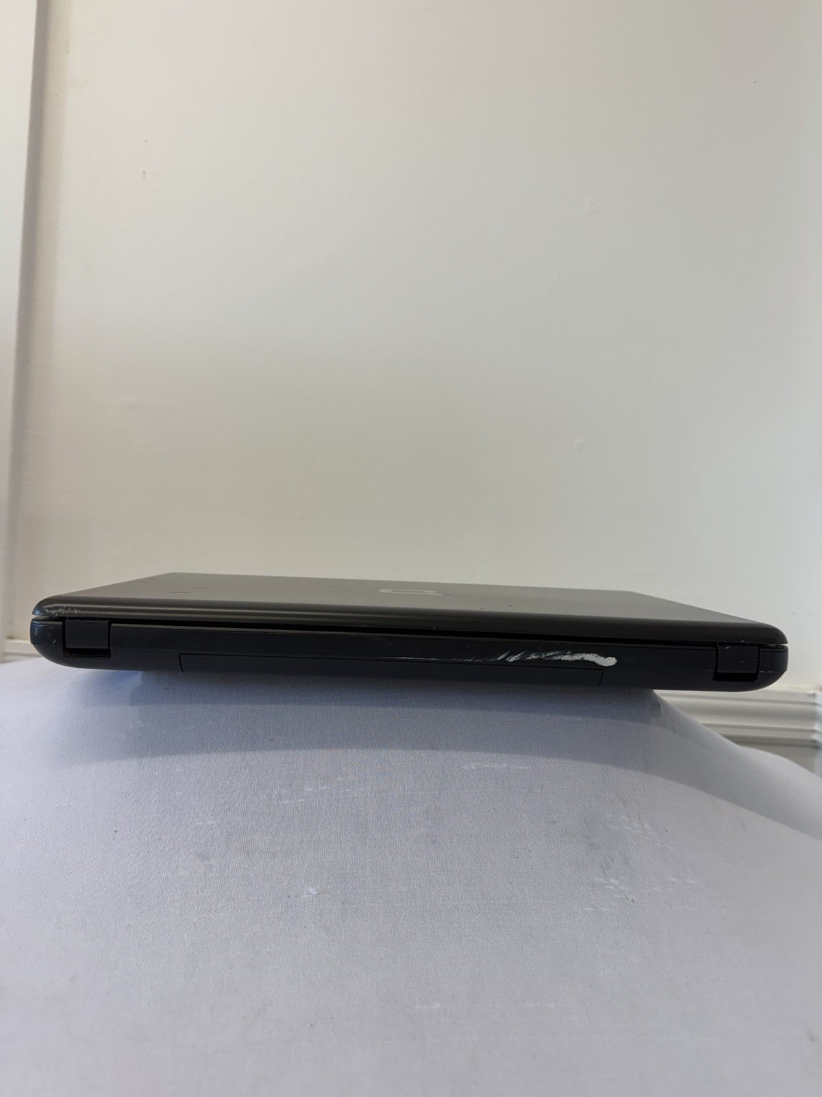 Compaq Presario CQ57 Laptop – Good Screen – Intel Celeron B800 – Read Des