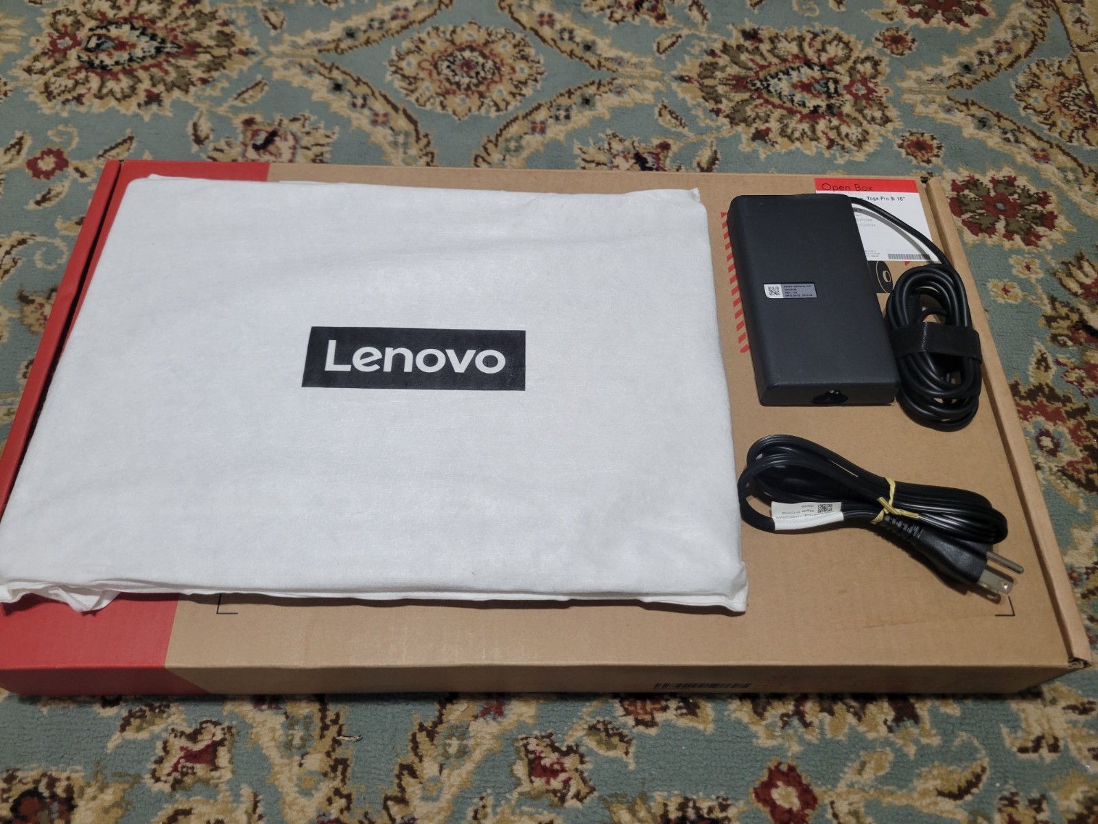 Lenovo Yoga Pro 9i 16 OLED RTX 5050 U9 285H 32GB 1TB Aura Open Box Excellent
