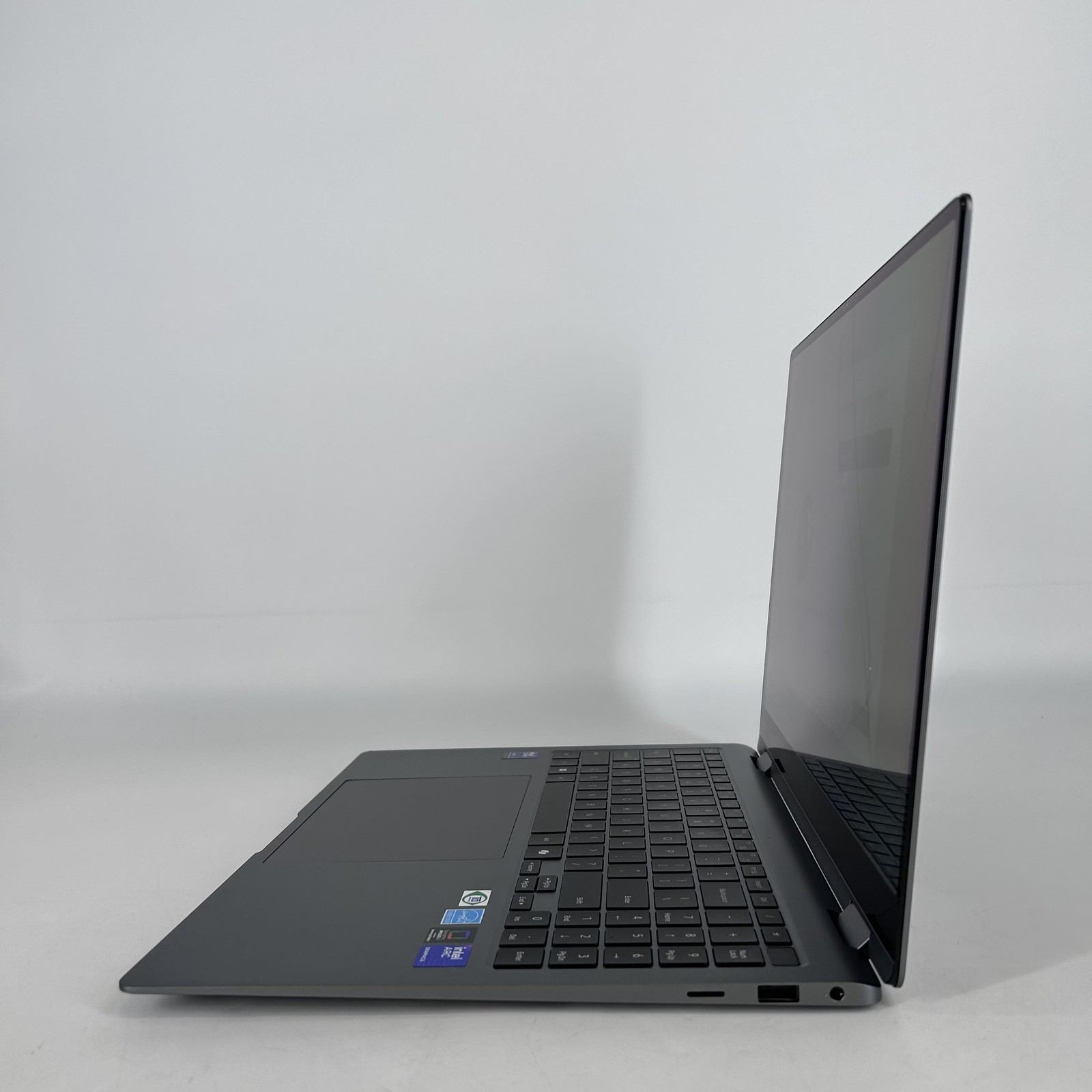 Samsung Galaxy Book5 Pro 360 QHD+ TOUCH Ultra 7 256V 16GB 512GB – Cracked Screen