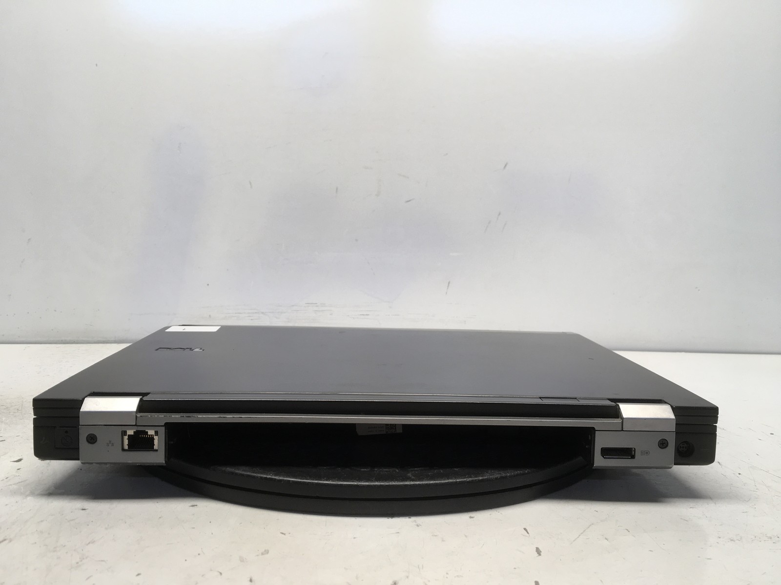 Dell Latitude E6400 Intel Core 2 Duo P8600 2.4GHz 1 GB NO HDD No Batt