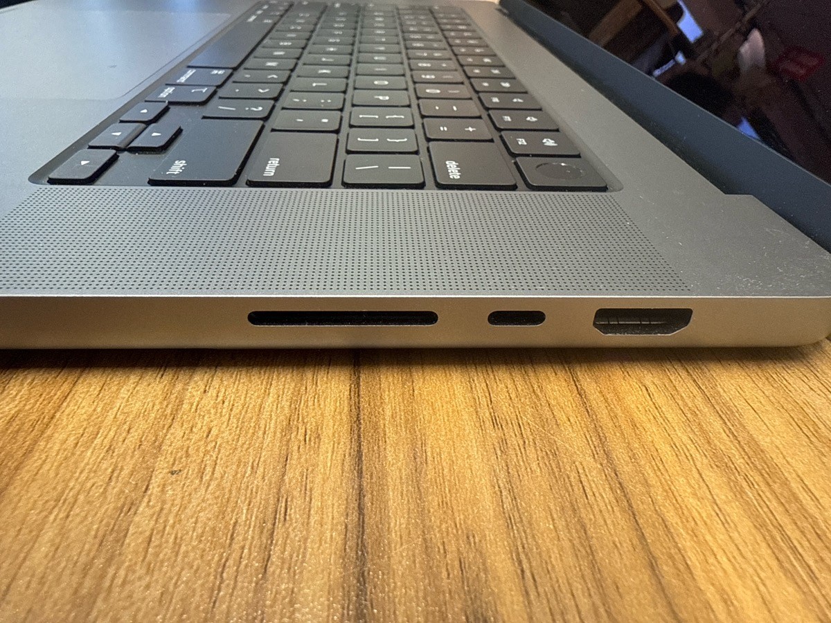 2021 Apple M1 Pro MacBook Pro 16″ 3.20GHz/16GB/512GB SSD – A2485 (TDW039204)