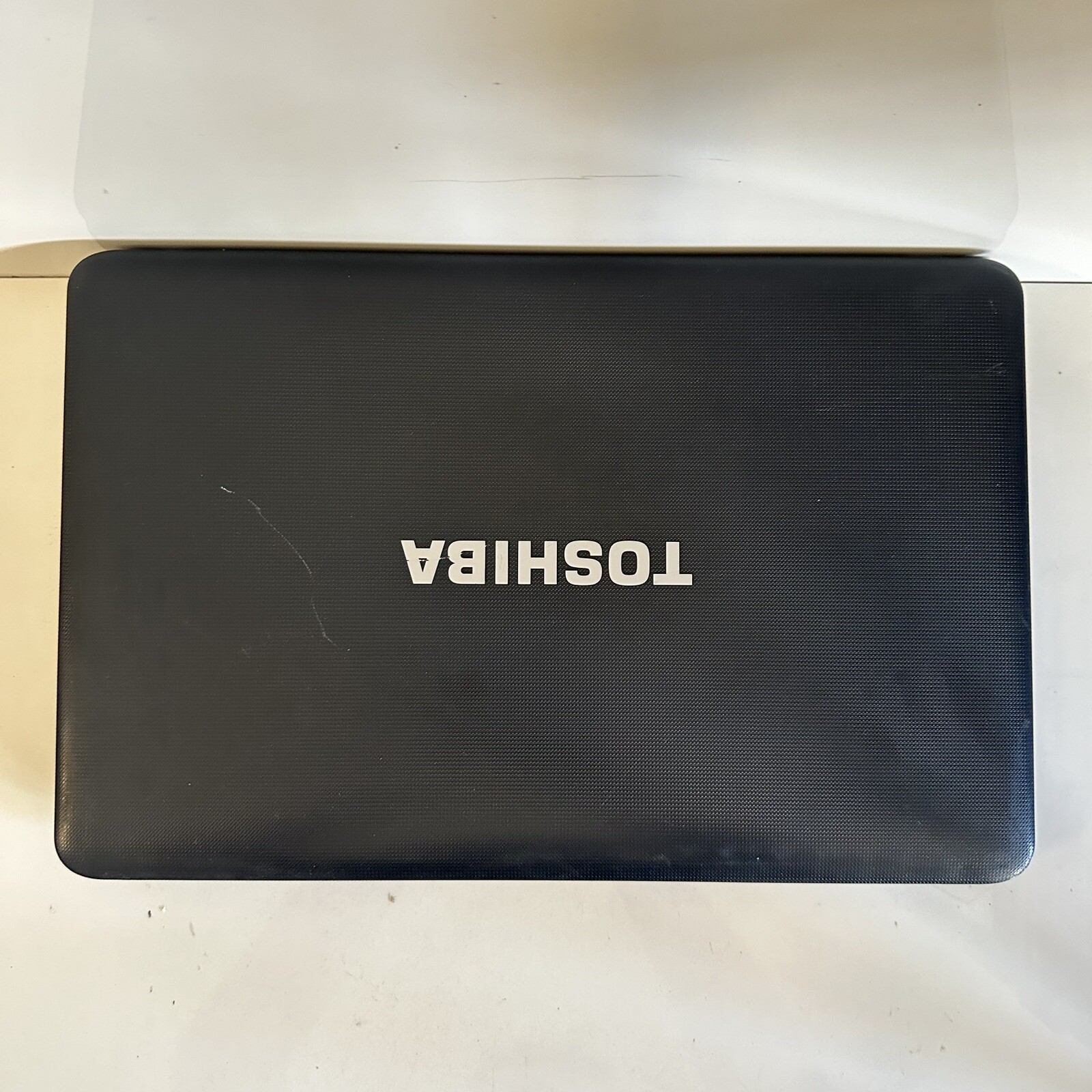 15.6” Toshiba Laptop C655-S5082 Celeron 2.20GHz 2GB RAM 300GB HDD For Parts