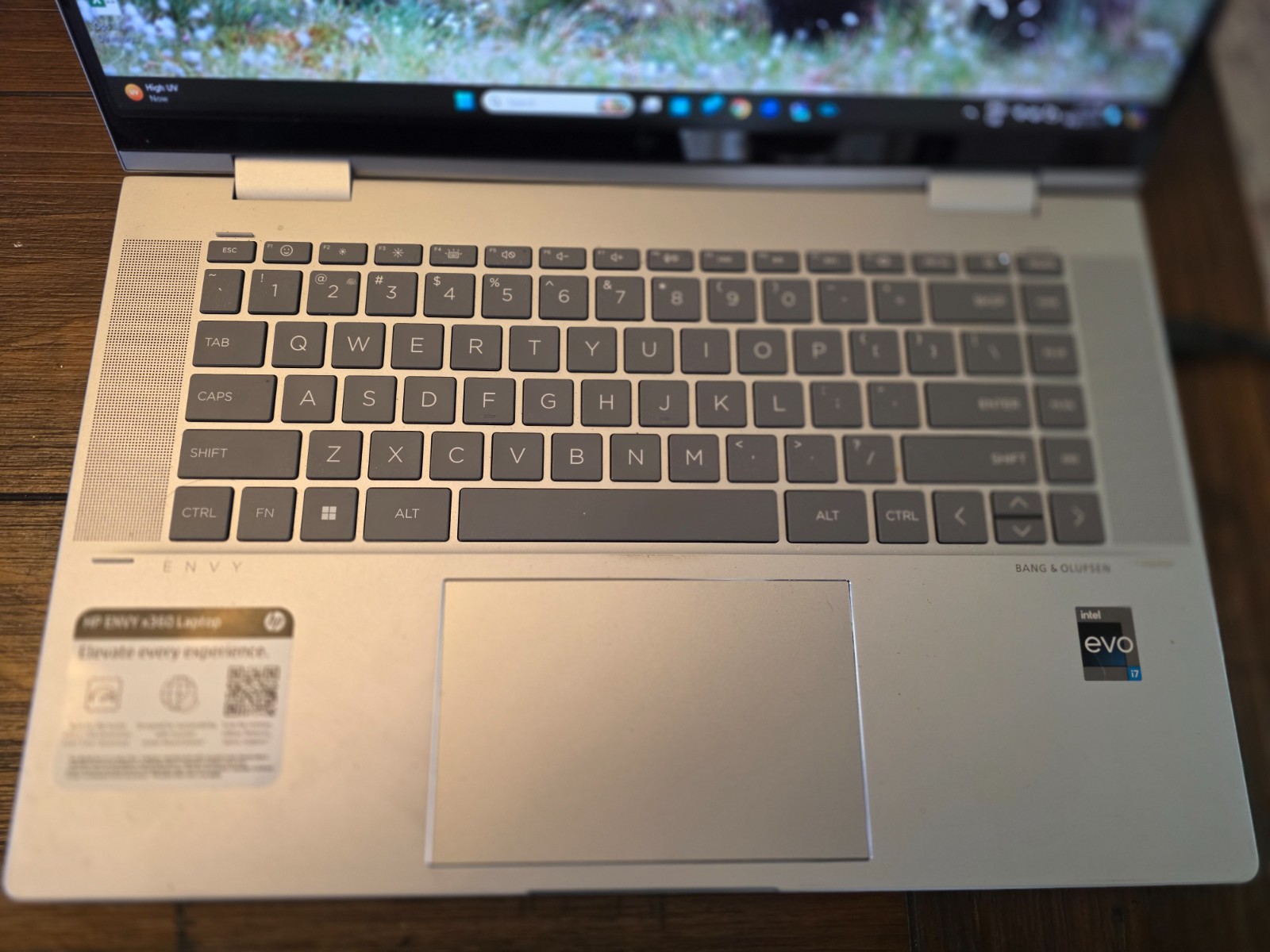 HP ENVY x360 15-fe0053dx 15.6″ (512GB SSD, Intel Core i7 13th Gen., 5.00 GHz,…