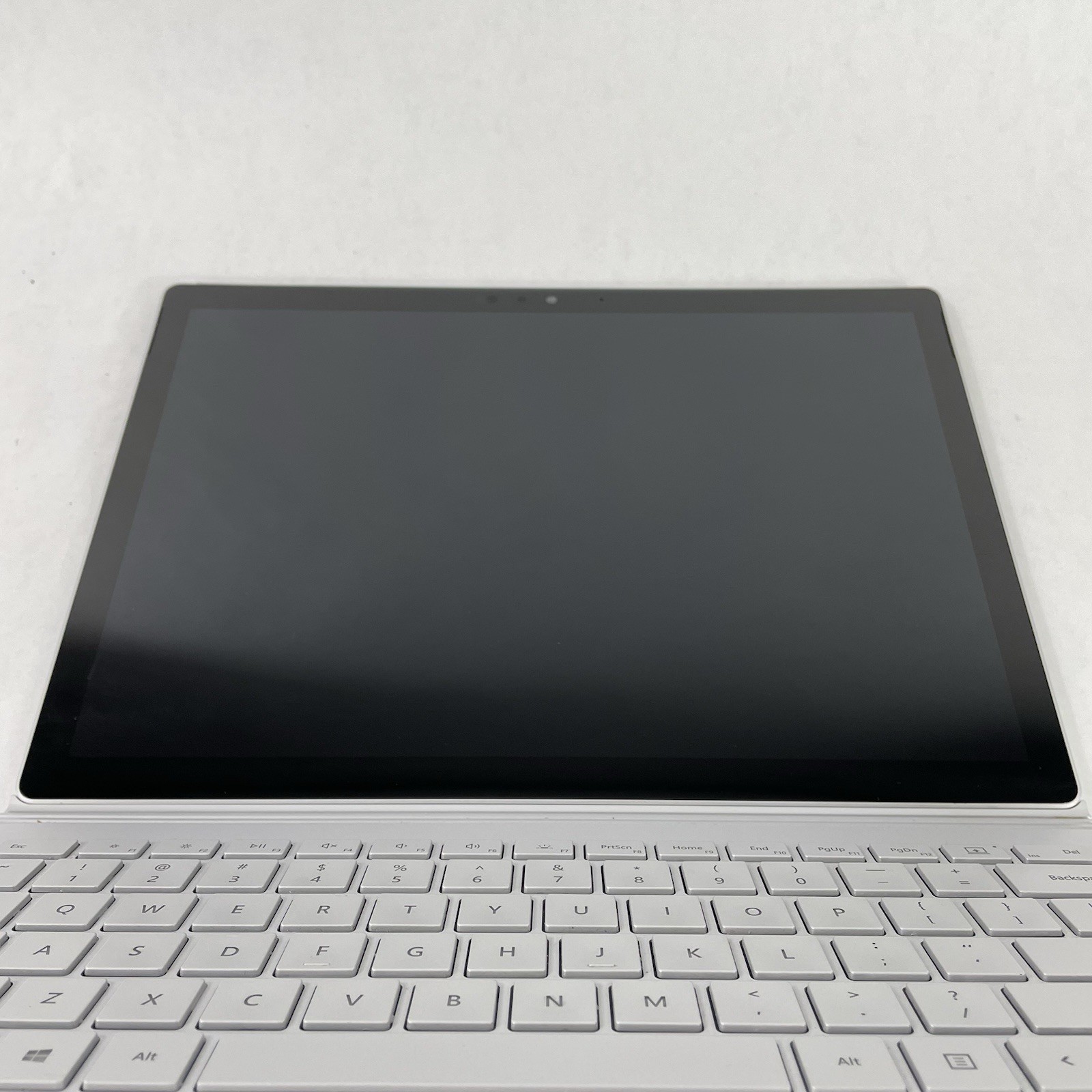 Microsoft Surface Book 2 13.3″ i7-8650U 1.90 GHz 8 GB RAM 256 GB SSD Win11