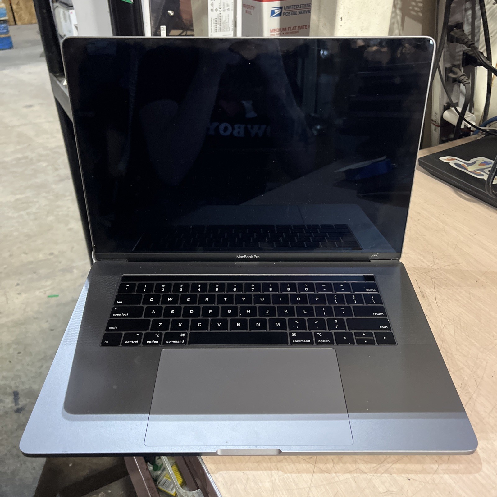 APPLE MACBOOK PRO 15″ TOUCH/2018 CORE I7-8750H 2.2GHZ 16GB RAM 256SSD