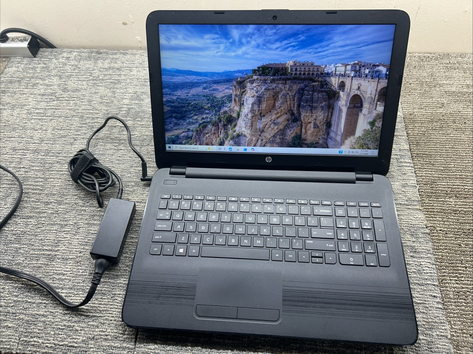 HP Notebook 15.6” – 15-ba018wm AMD E2-7110 Quad-Core APU, 4GB RAM 014912