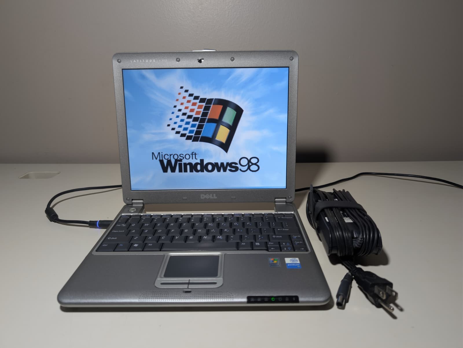 Dell Latitude X300 | Pentium M 1200 640MB RAM 60GB HDD | Windows 98 SE