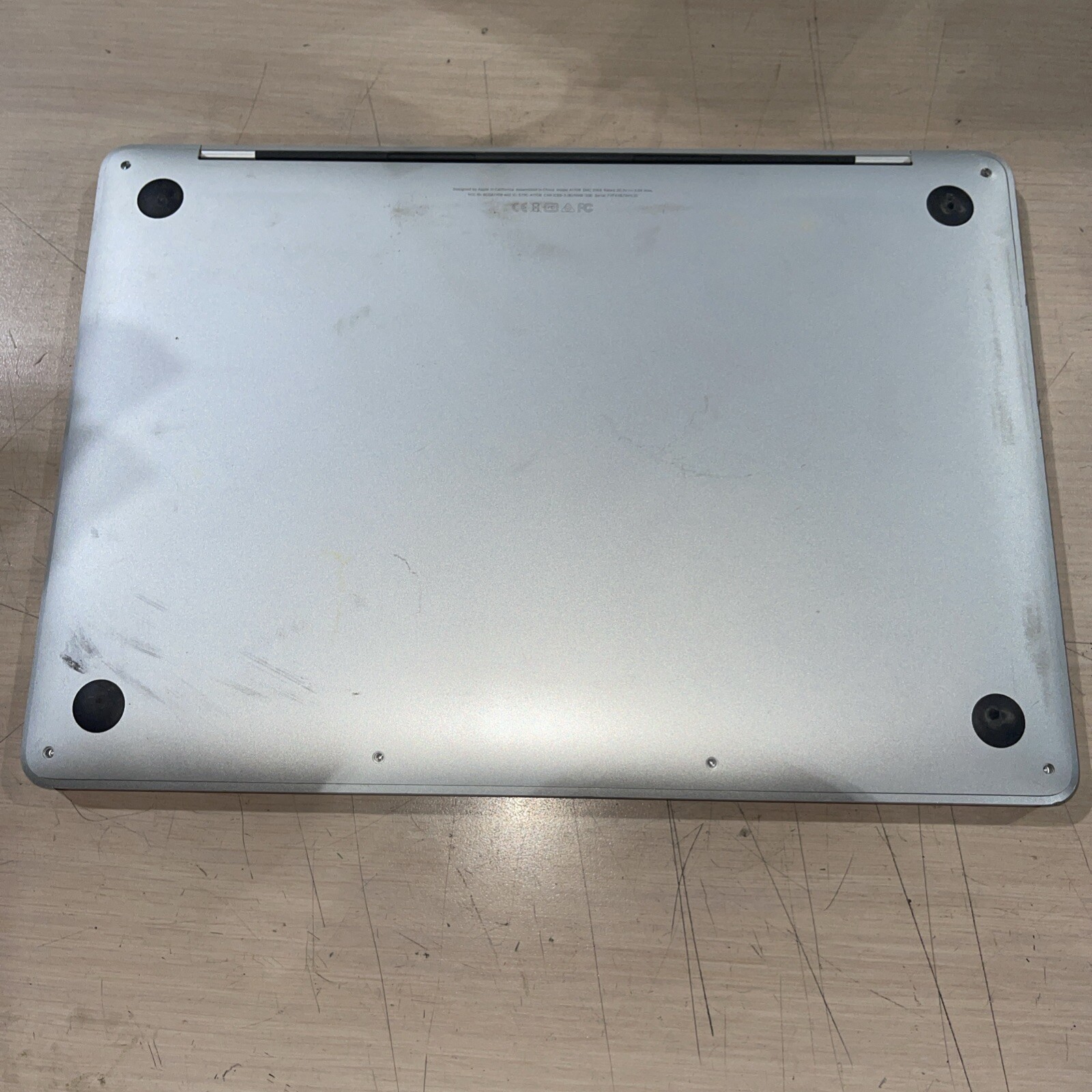 Macbook Pro Core i5- 7360U 2.3GHZ Mid 2017 8GB RAM NO HD