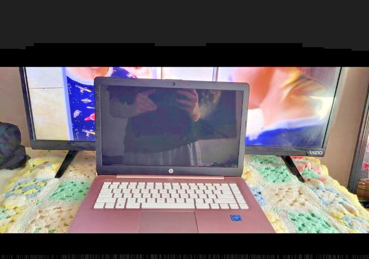 HP Stream 14-CB122DS 14” (64GB eMMC Intel Celeron N4020 1.1GHz 4GB RAM) Laptop