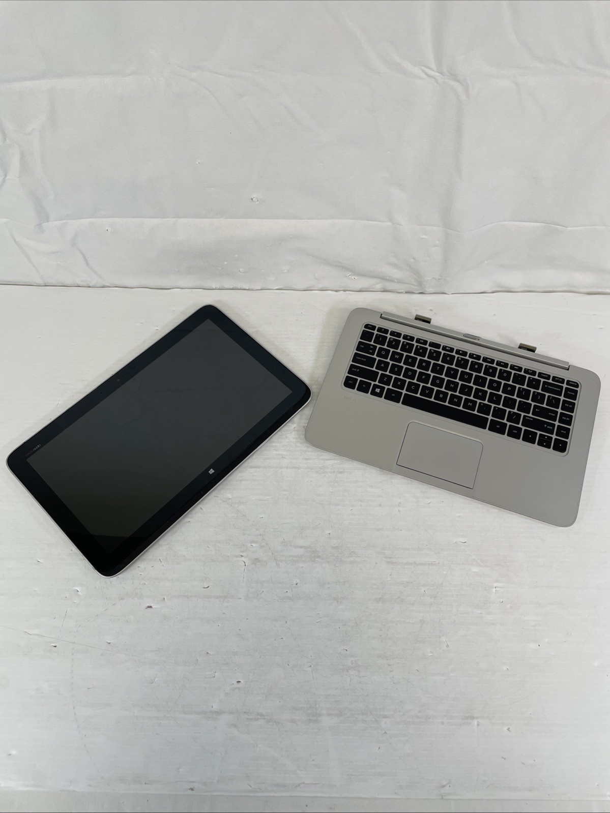 HP Split x2 13.3″ Detachable Laptop Tablet Core i5 2GHz 4GB RAM 128GB SSD Win10