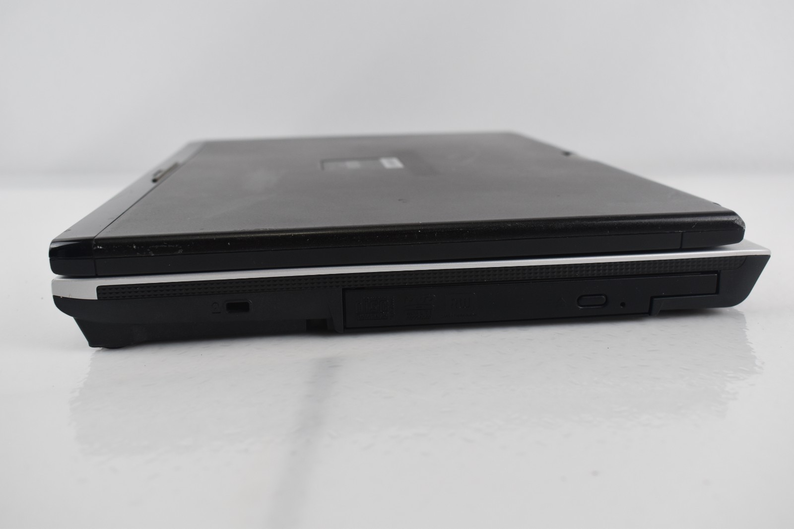 FUJITSU LIFEBOOK T SERIES T900 – BOOTS TO BIOS – INTEL I5 M520 – NO RAM- READ