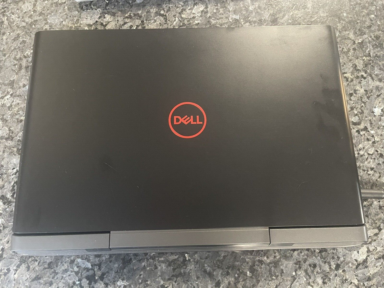Dell Inspiron 15 7577 15.6″ (1TB HDD + 128GB SSD, Intel Core i7-7700HQ, 2.80GHz,