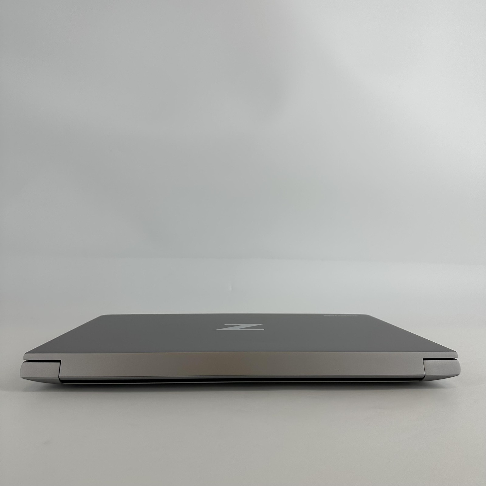 HP ZBook Fury 16 G9 FHD+ 2.1 GHz i7-12850HX 32GB 1TB SSD RTX A2000 Good