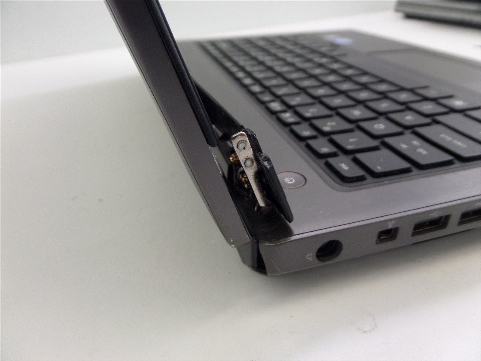 HP ProBook 6460b Core i5-2520M 2.5GHz CPU 4GB RAM Broken Screen No HDD/OS