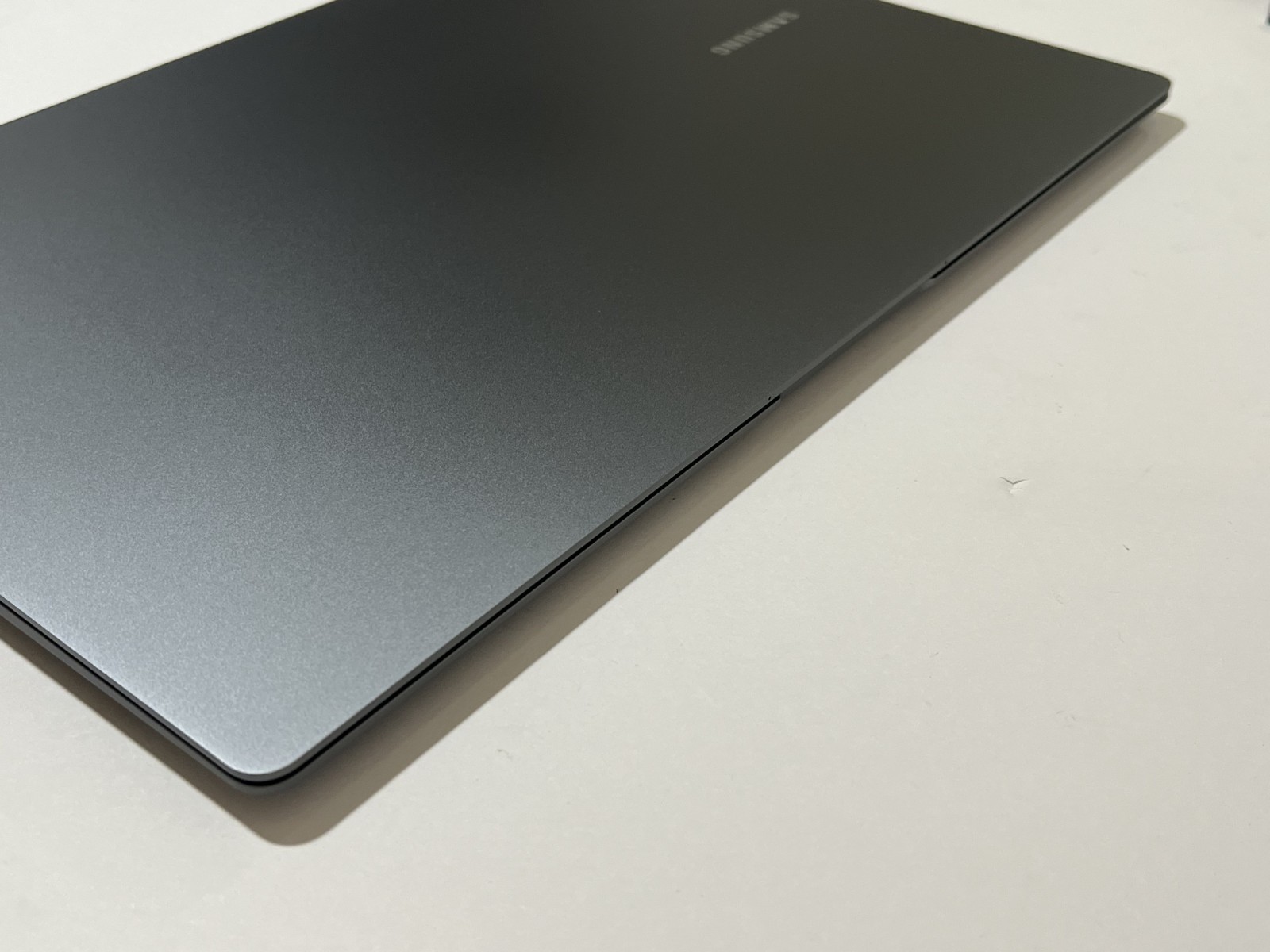 Samsung Galaxy Book5 Pro 16″ 3K Touch PC Ultra 7 RAM 32GB SSD 1TB NP960XHA
