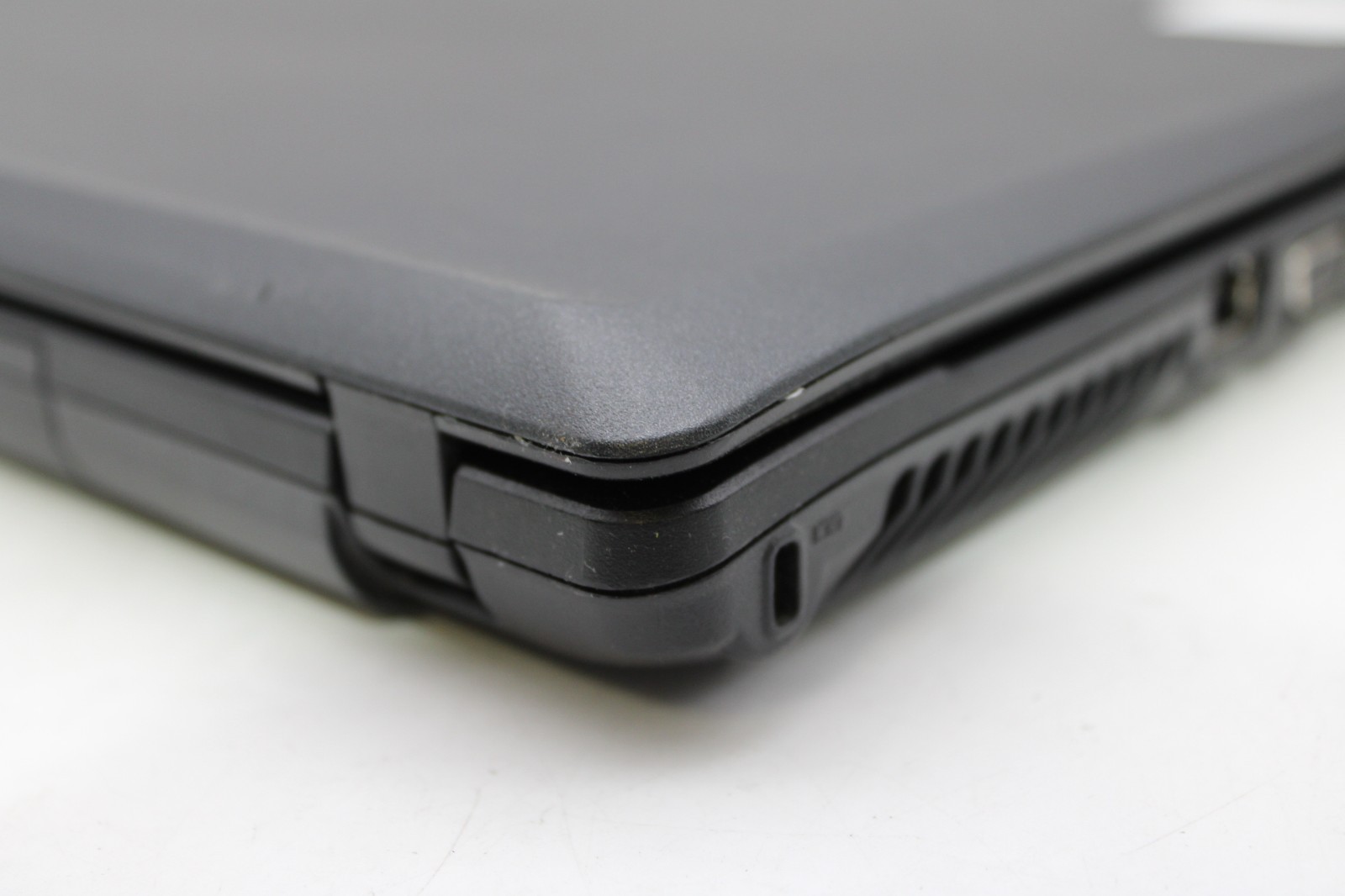Lenovo G560 15.6″ 2Duo 4GB RAM NO STORAGE/OS *PARTS/REPAIR*