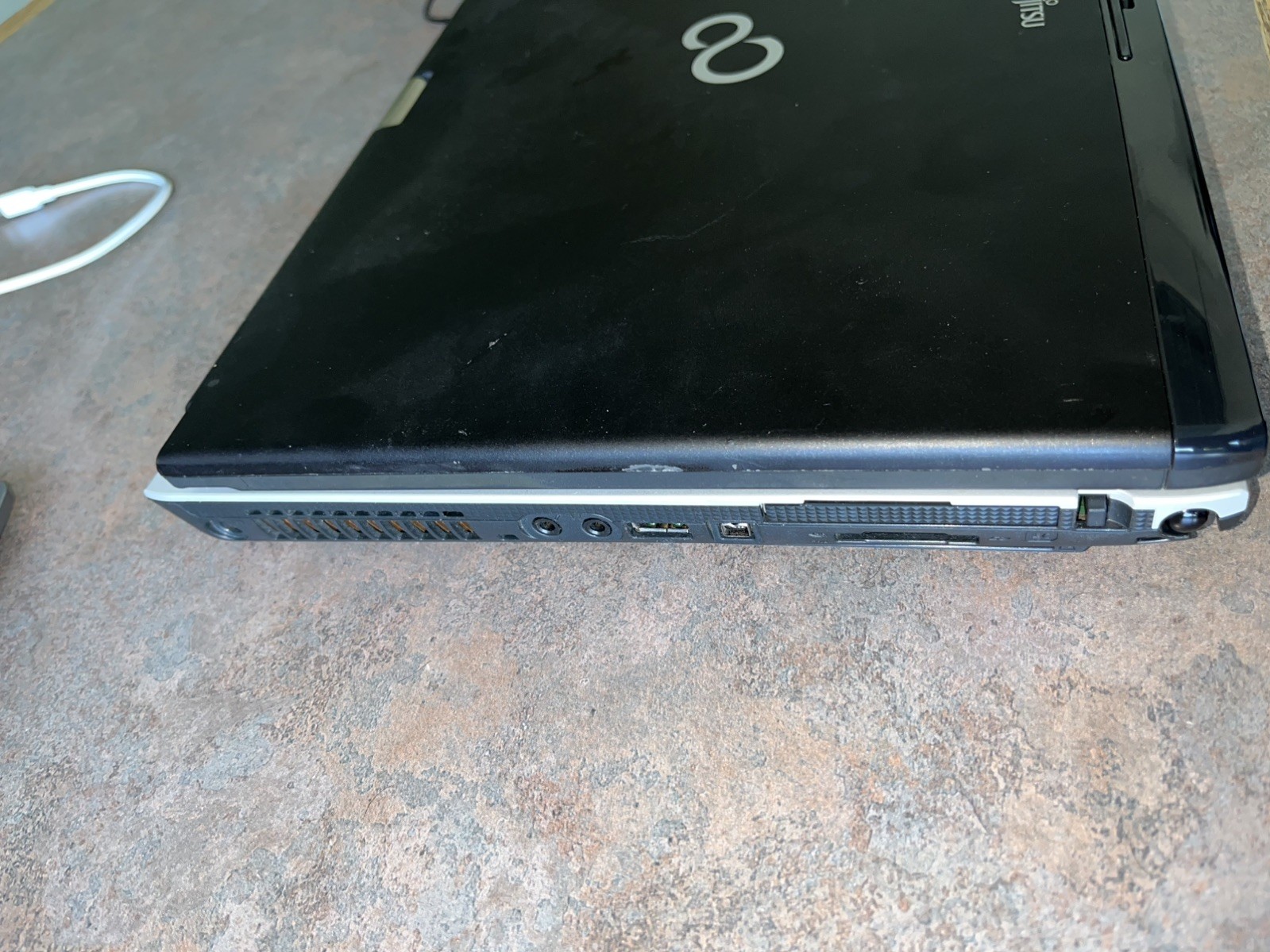 Fujitsu LifeBook T900 Intel Core i5-520M 13″ 4Gb RAM – Ubuntu server