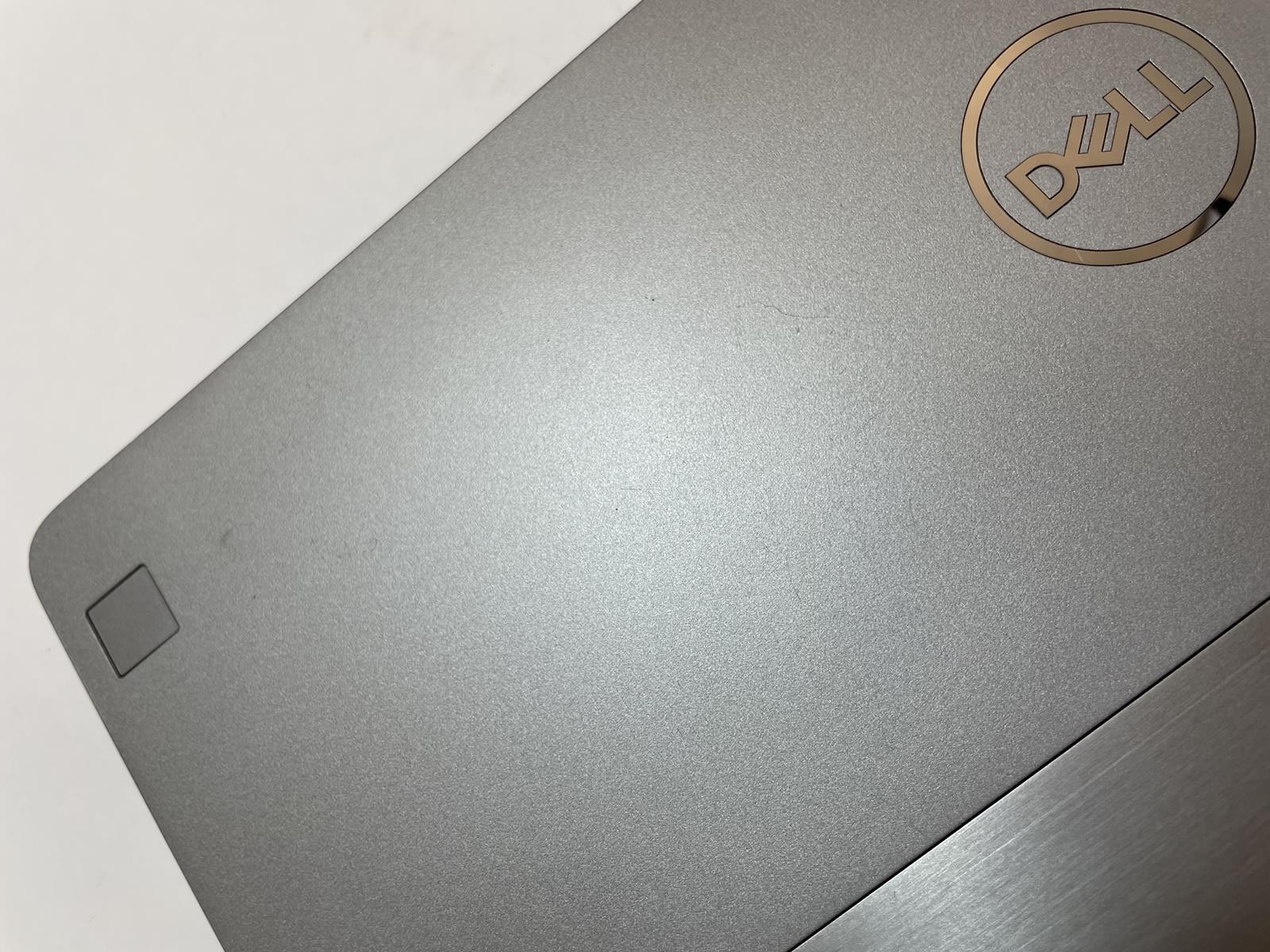 DELL LATITUDE 7200 12.3″ 2-IN-1 Tablet i5 8365U 8GB 256GB Windows 11 -Very Good