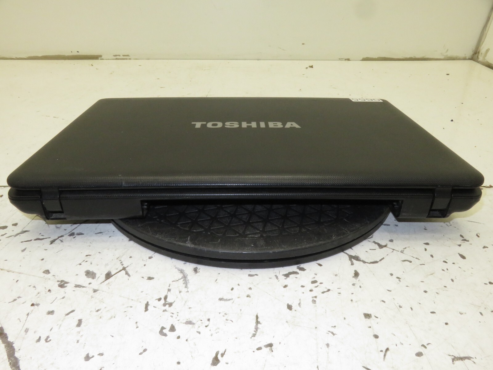 Toshiba Satellite C655-S5118 Laptop Intel Core i3-M370 6GB Ram No HDD or Battery