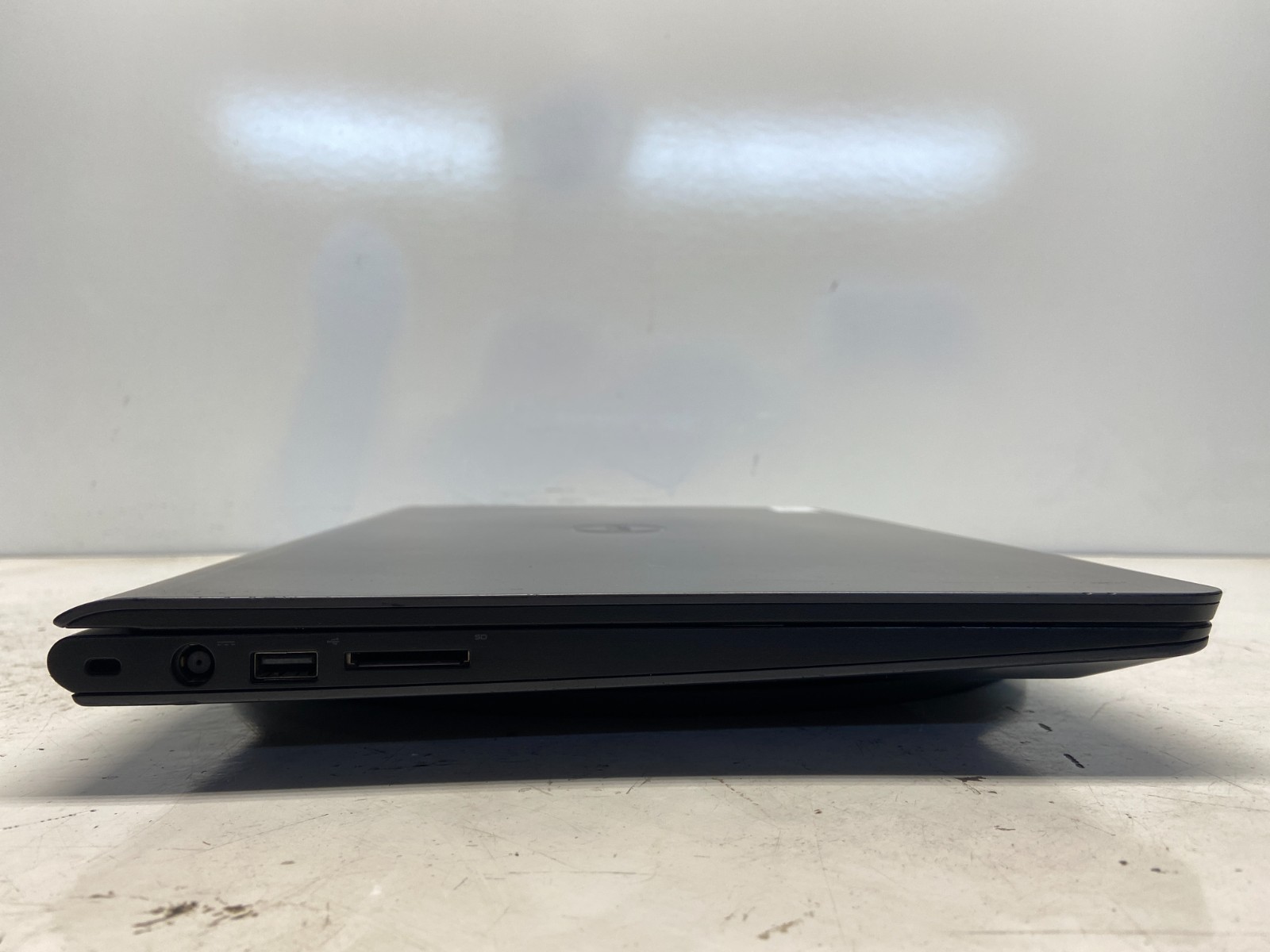 Dell Latitude 3550 Intel i3-5005U 2GHz 8 GB NO HDD