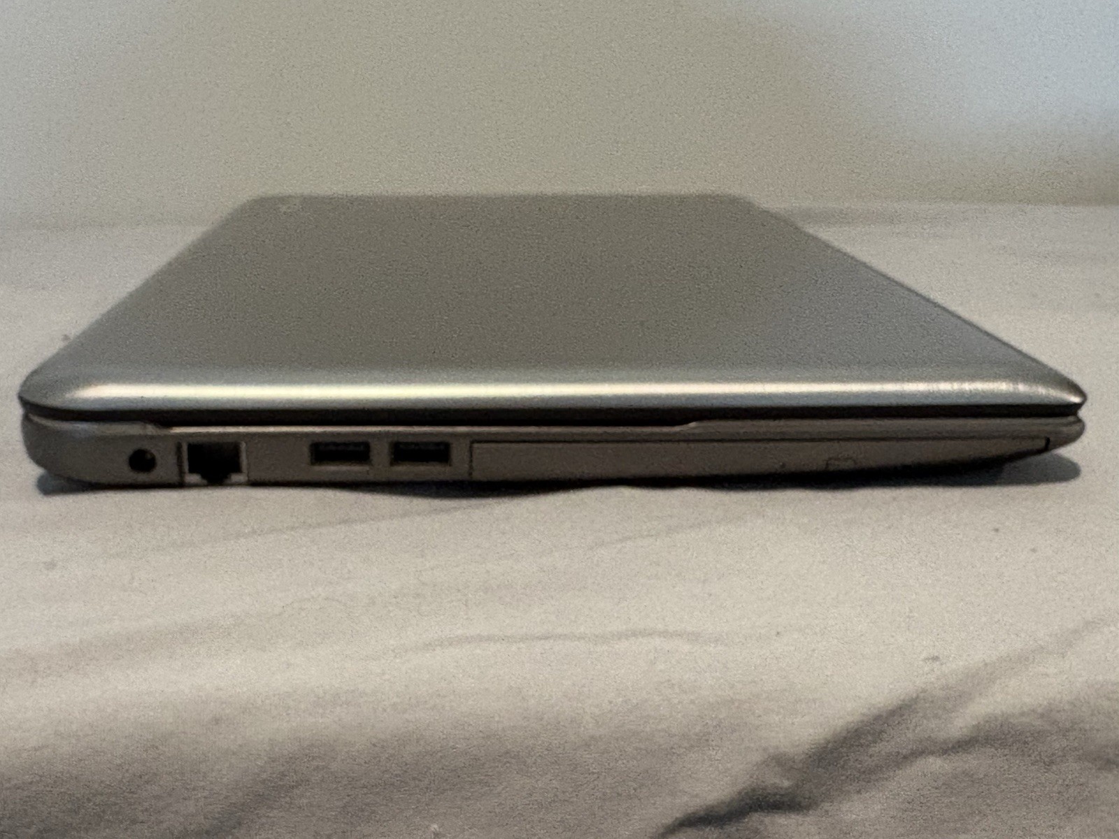 Toshiba Satellite P55t-A5202 15.6″ FHD i5 8GB 1TB Win 8.1 GT 740M Silver