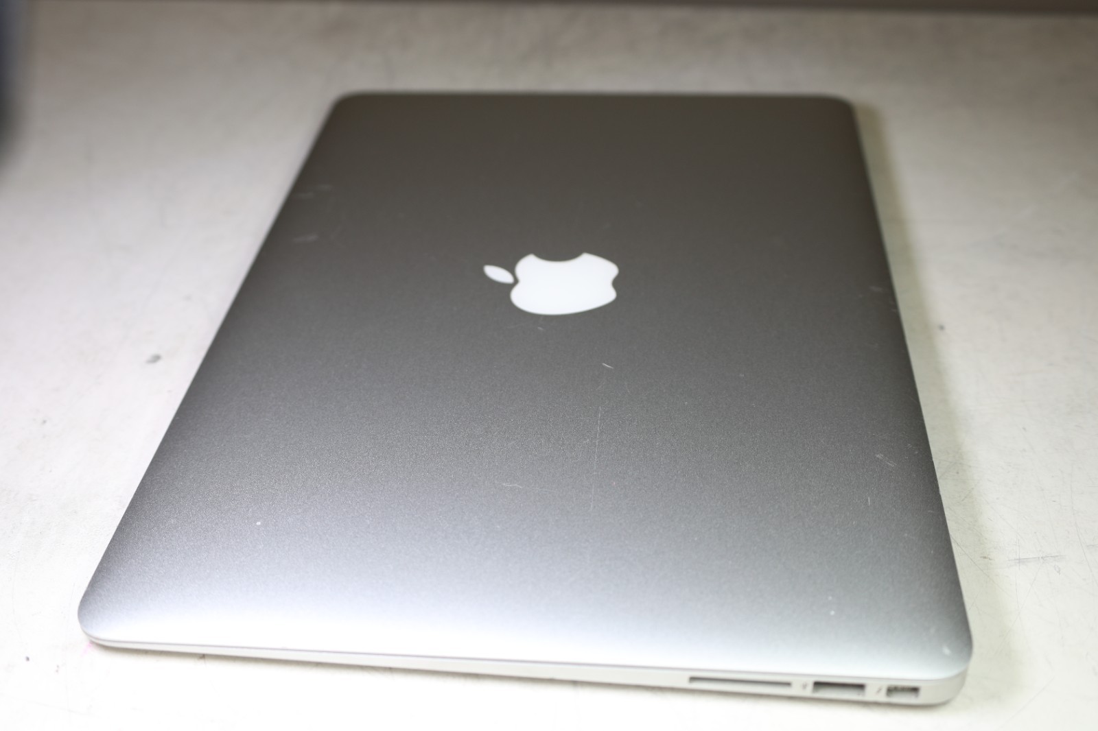 MacBook Air (1466) Intel Core i5-3427U CPU 1.80GHz-4GB RAM-128GB SSD-CatalinaOS