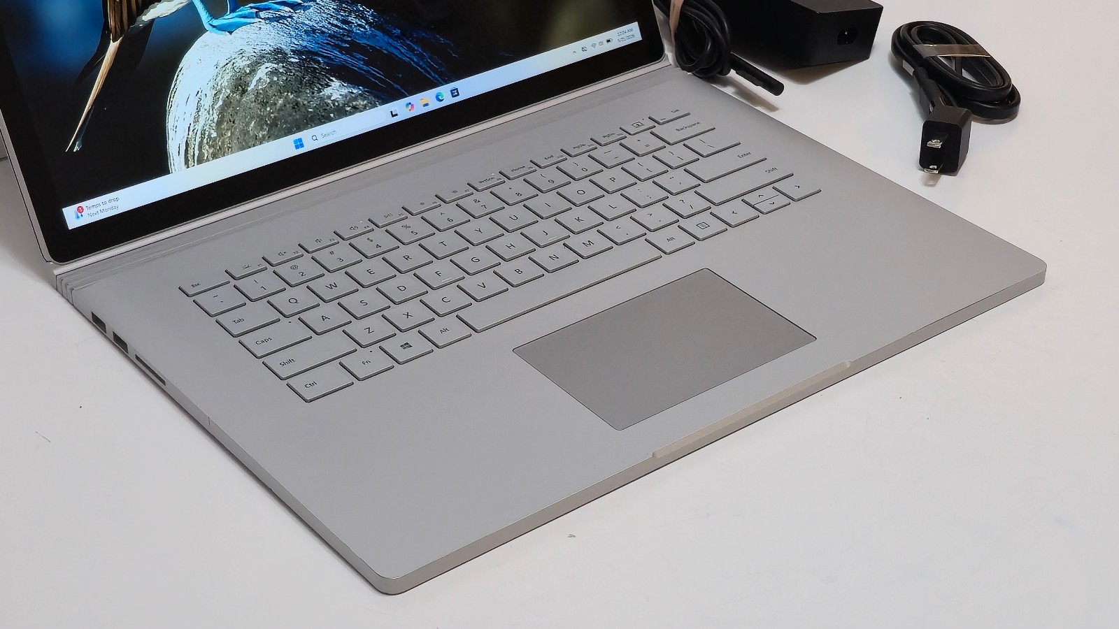 Surface Book 3 15″ (1899) i7-1065G7 32GB RAM 1TB SSD GTX 1660 GPU 6GB GDDR6