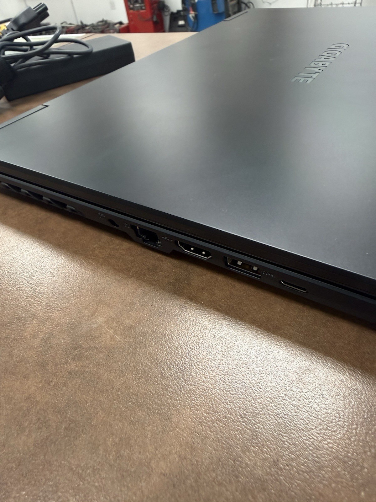 GIGABYTE Gaming A16 16 AMD Ryzen 7 260 16GB 1TB SSD RTX 5060 W11H Laptop