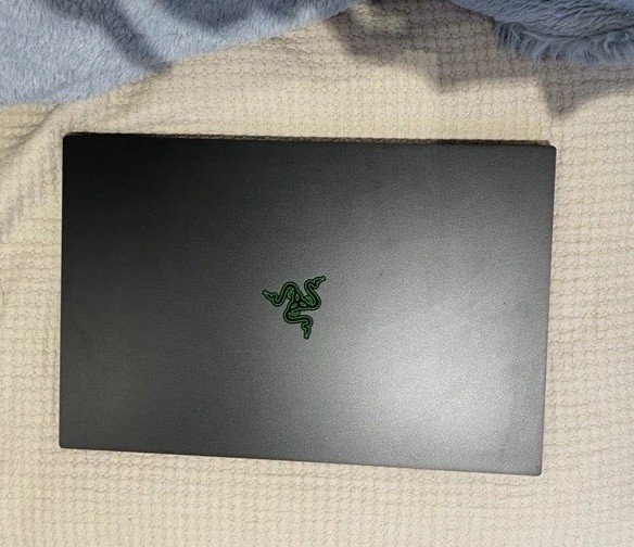Razer Blade 17 QHD 240hz (1TB SSD, i7 12th Gen 4.80 GHz 32GB) RTX 3080 Ti