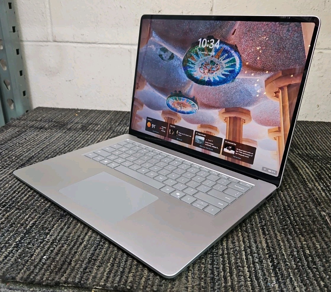 Microsoft 2037 Surface Laptop Snapdragon X Elite 16GB Go RAM GT RAM 512GB